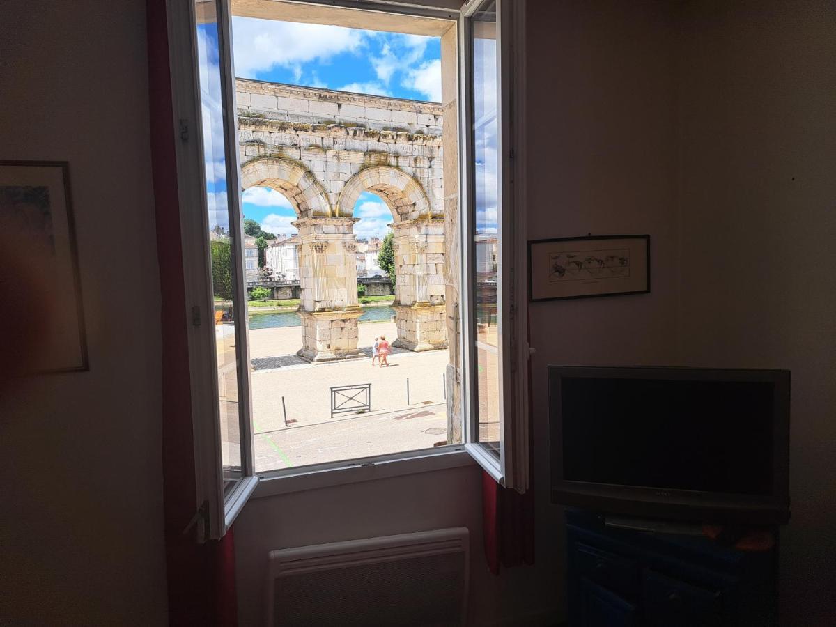 Loft Vue Imprenable Sur Le Vieux Saintes Apartment Exterior foto